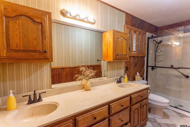 115 Lago Vista Ln, Jacksonville, TX 75766