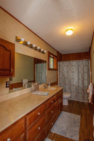 115 Lago Vista Ln, Jacksonville, TX 75766