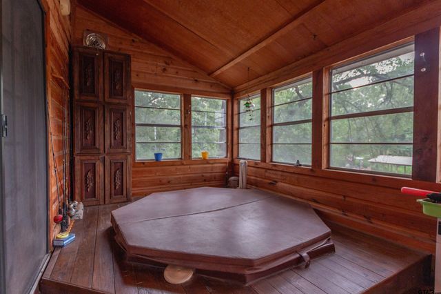 115 Lago Vista Ln, Jacksonville, TX 75766