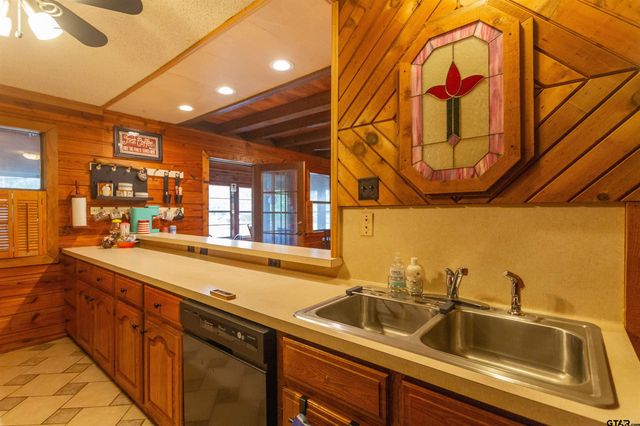 115 Lago Vista Ln, Jacksonville, TX 75766