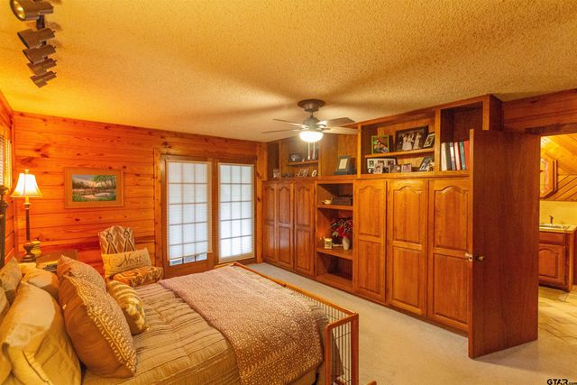 115 Lago Vista Ln, Jacksonville, TX 75766