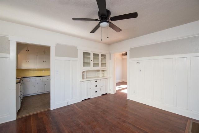 349 Laurel Ave, Oakdale, CA 95361