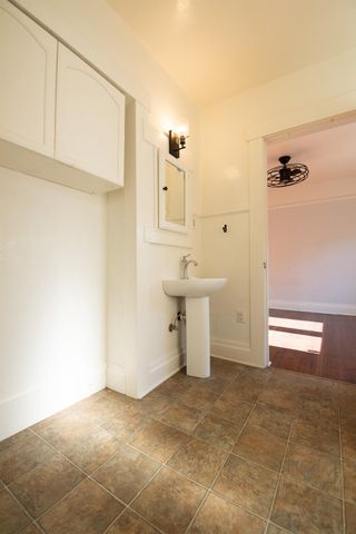 349 Laurel Ave, Oakdale, CA 95361