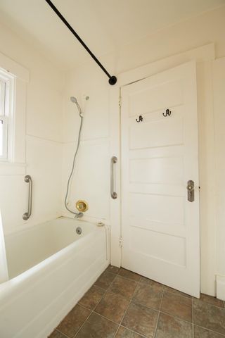 349 Laurel Ave, Oakdale, CA 95361