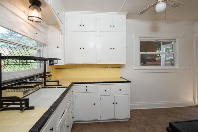 349 Laurel Ave, Oakdale, CA 95361