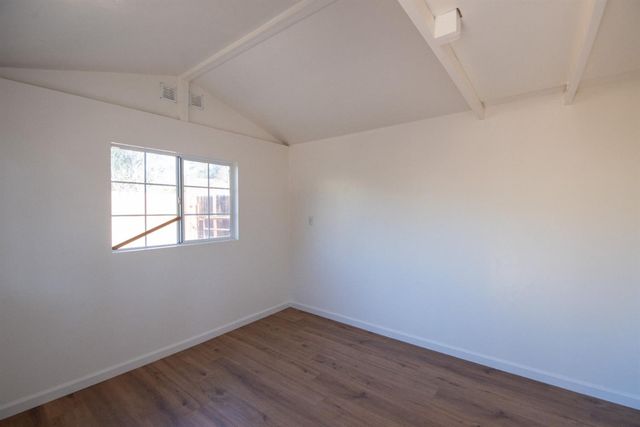 349 Laurel Ave, Oakdale, CA 95361