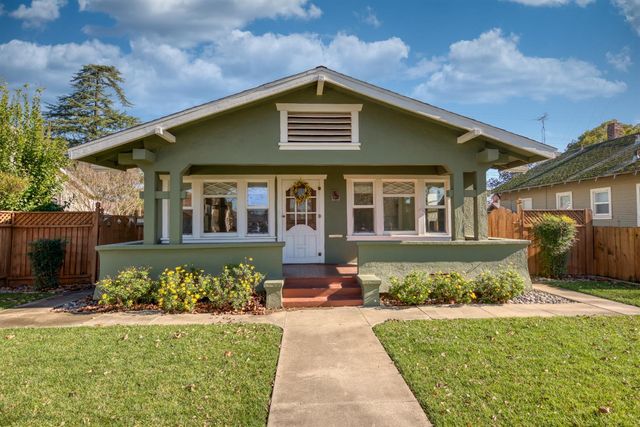 349 Laurel Ave, Oakdale, CA 95361