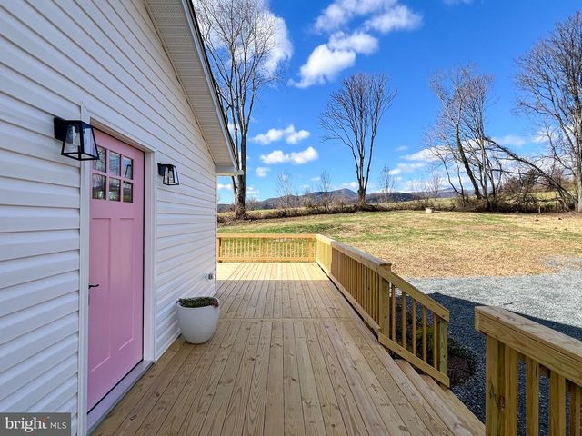 22 HOPEWELL LN, Sperryville, VA 22740