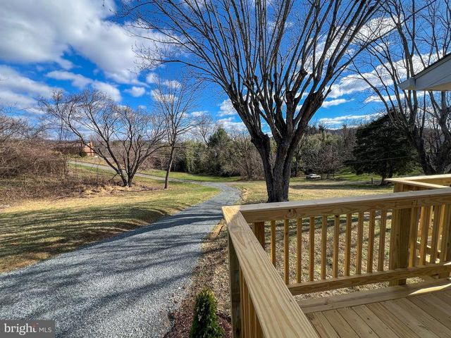 22 HOPEWELL LN, Sperryville, VA 22740