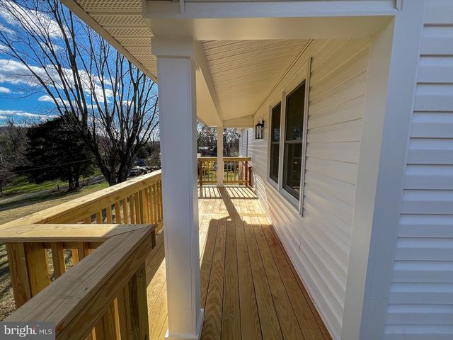 22 HOPEWELL LN, Sperryville, VA 22740