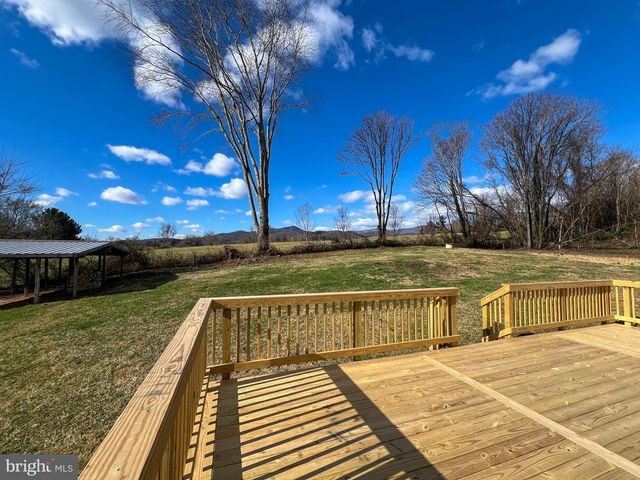 22 HOPEWELL LN, Sperryville, VA 22740
