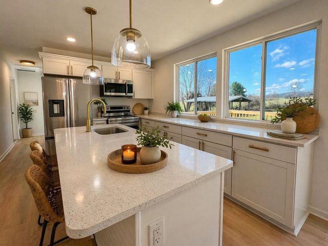 22 HOPEWELL LN, Sperryville, VA 22740