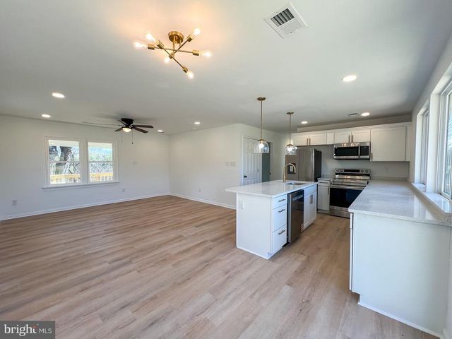 22 HOPEWELL LN, Sperryville, VA 22740