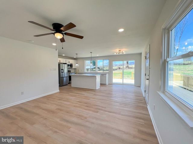 22 HOPEWELL LN, Sperryville, VA 22740