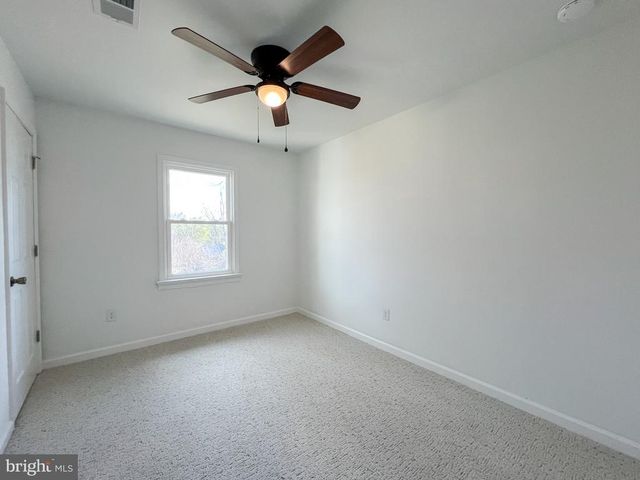 22 HOPEWELL LN, Sperryville, VA 22740