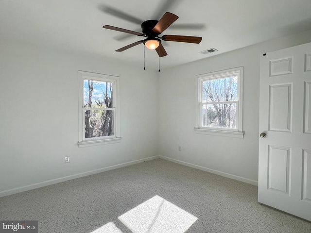 22 HOPEWELL LN, Sperryville, VA 22740