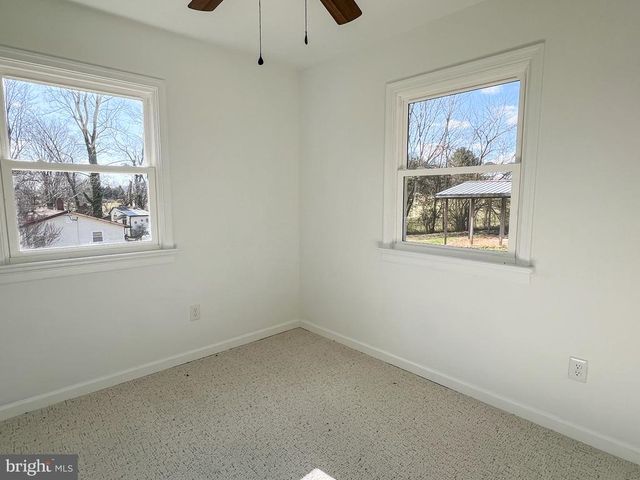 22 HOPEWELL LN, Sperryville, VA 22740