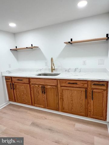 22 HOPEWELL LN, Sperryville, VA 22740