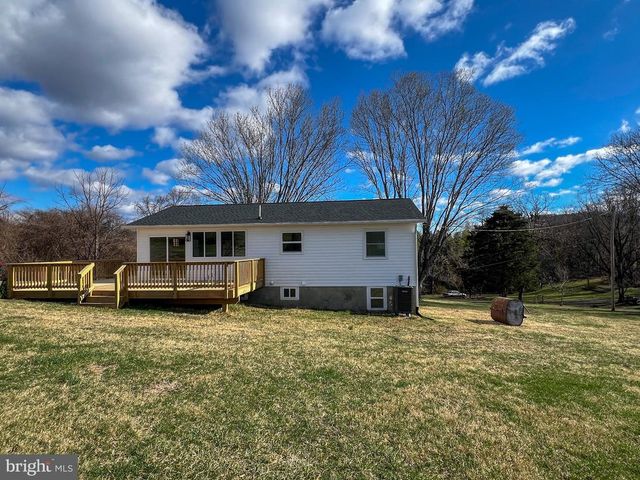 22 HOPEWELL LN, Sperryville, VA 22740