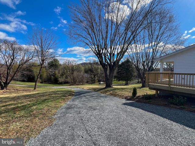 22 HOPEWELL LN, Sperryville, VA 22740