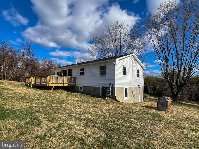 22 HOPEWELL LN, Sperryville, VA 22740