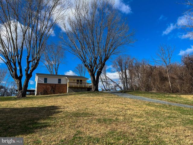 22 HOPEWELL LN, Sperryville, VA 22740