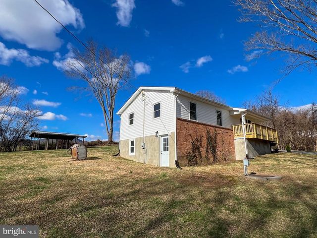 22 HOPEWELL LN, Sperryville, VA 22740