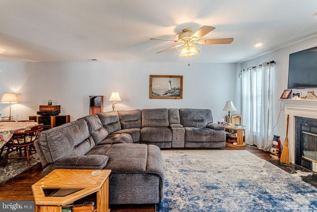 105 WHARTON RD, Mount Laurel, NJ 08054