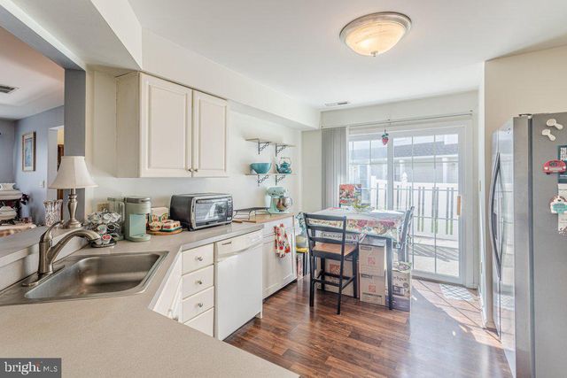 105 WHARTON RD, Mount Laurel, NJ 08054