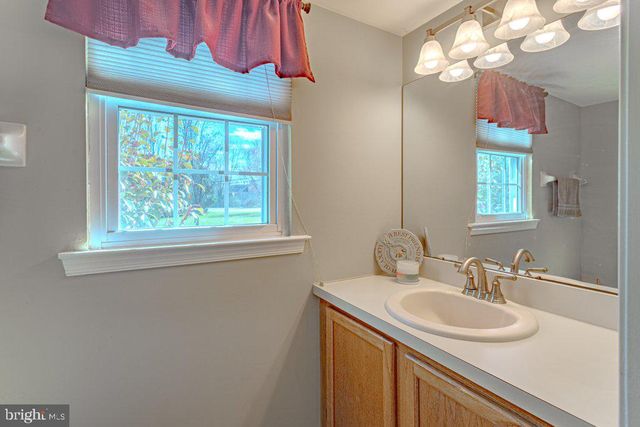 105 WHARTON RD, Mount Laurel, NJ 08054