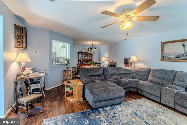 105 WHARTON RD, Mount Laurel, NJ 08054