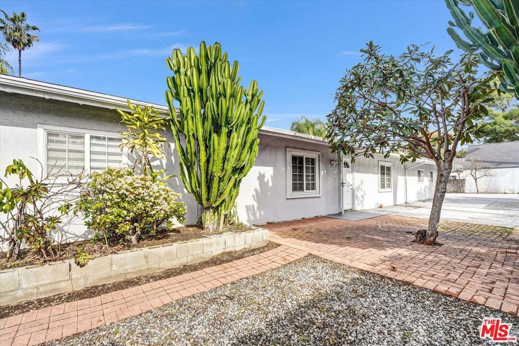 Image 1 of property listing at 4669 W Olympic Boulevard, Los Angeles, CA 90019