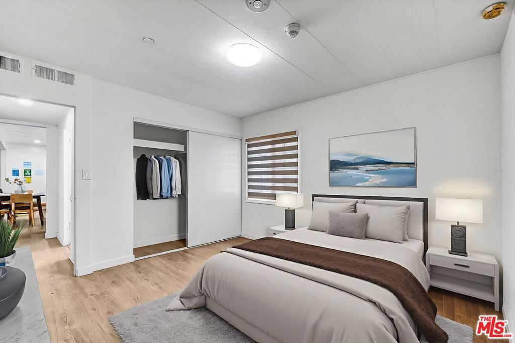 Image 17 of property listing at 4669 W Olympic Boulevard, Los Angeles, CA 90019