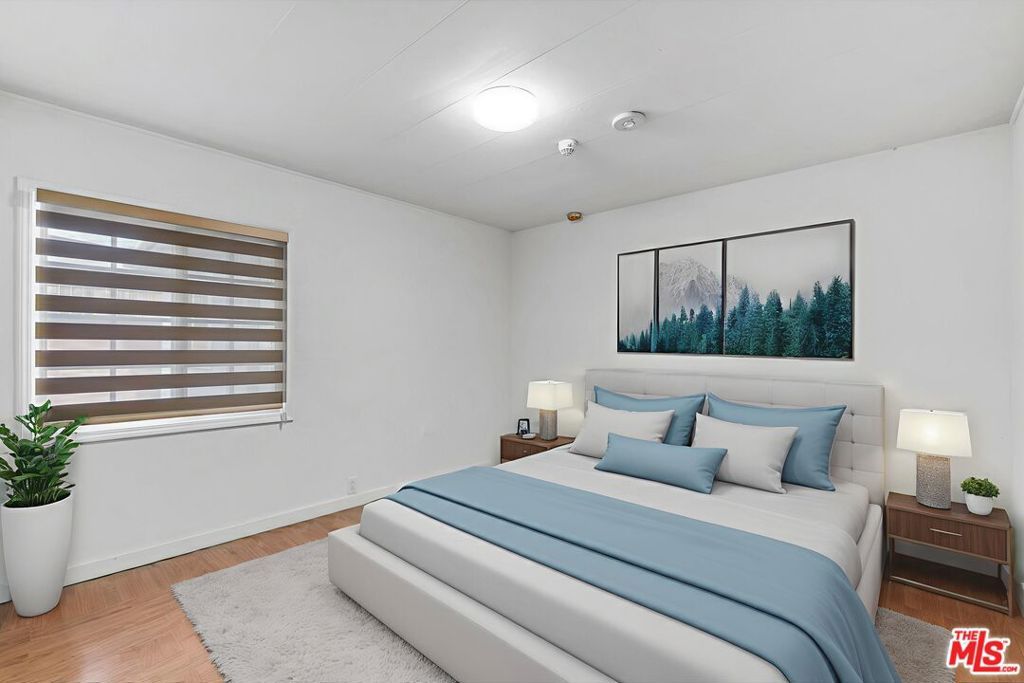 Image 19 of property listing at 4669 W Olympic Boulevard, Los Angeles, CA 90019