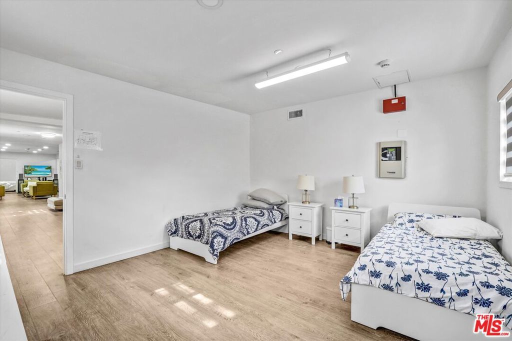 Image 22 of property listing at 4669 W Olympic Boulevard, Los Angeles, CA 90019