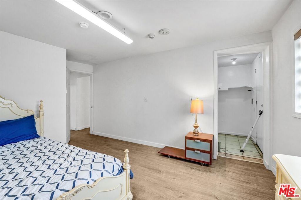 Image 29 of property listing at 4669 W Olympic Boulevard, Los Angeles, CA 90019