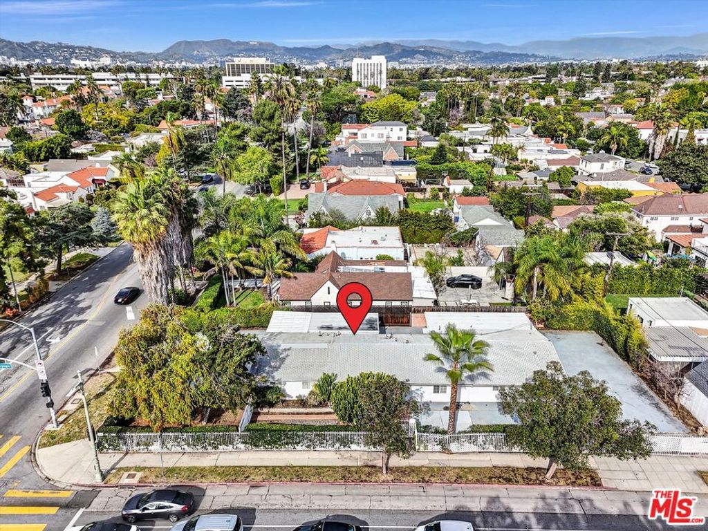 Image 34 of property listing at 4669 W Olympic Boulevard, Los Angeles, CA 90019