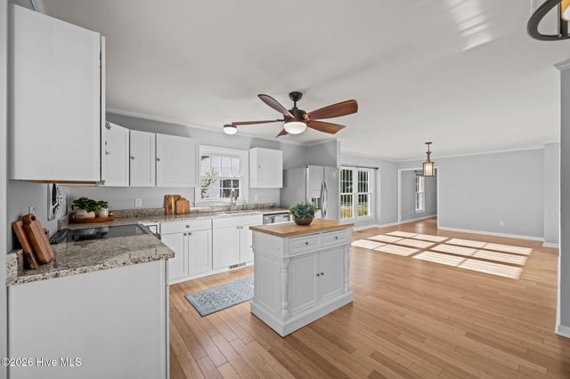 236 Shoreline Drive, New Bern, NC 28562