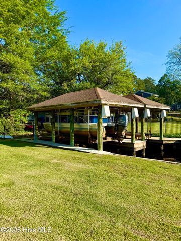 236 Shoreline Drive, New Bern, NC 28562