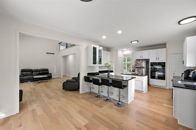 2342 Ivy Hill Drive, Commerce Twp, MI 48382