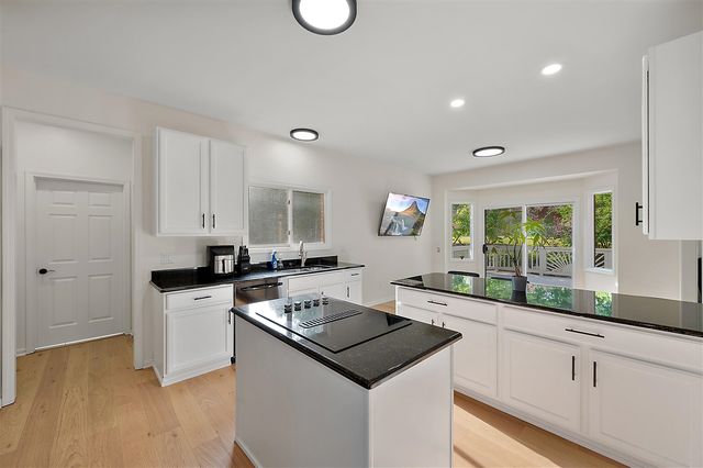 2342 Ivy Hill Drive, Commerce Twp, MI 48382