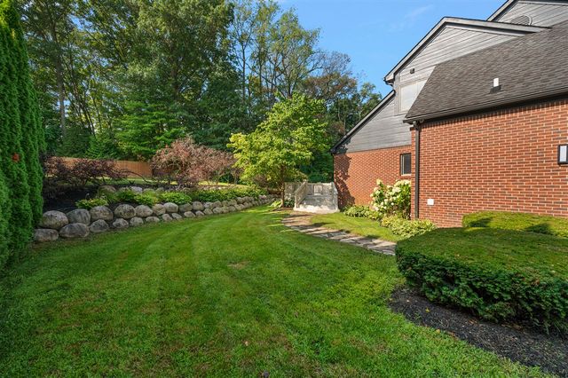 2342 Ivy Hill Drive, Commerce Twp, MI 48382