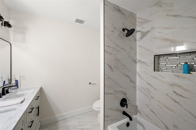 2342 Ivy Hill Drive, Commerce Twp, MI 48382