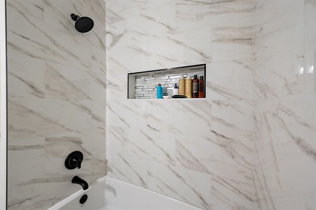 2342 Ivy Hill Drive, Commerce Twp, MI 48382