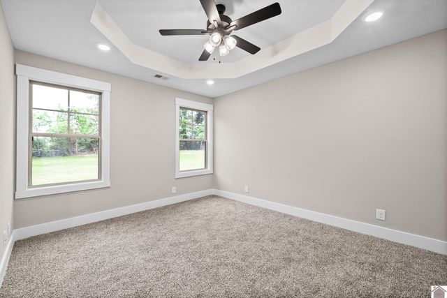 135 Illinois Ave, Oak Grove, KY 42262
