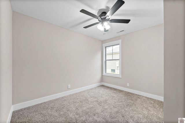 135 Illinois Ave, Oak Grove, KY 42262