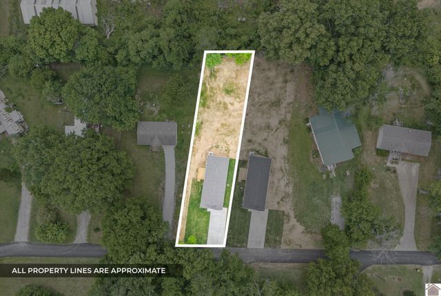 135 Illinois Ave, Oak Grove, KY 42262
