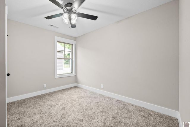 135 Illinois Ave, Oak Grove, KY 42262