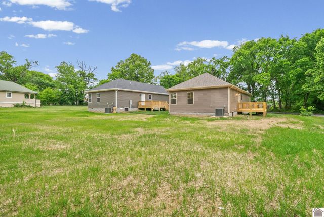 135 Illinois Ave, Oak Grove, KY 42262