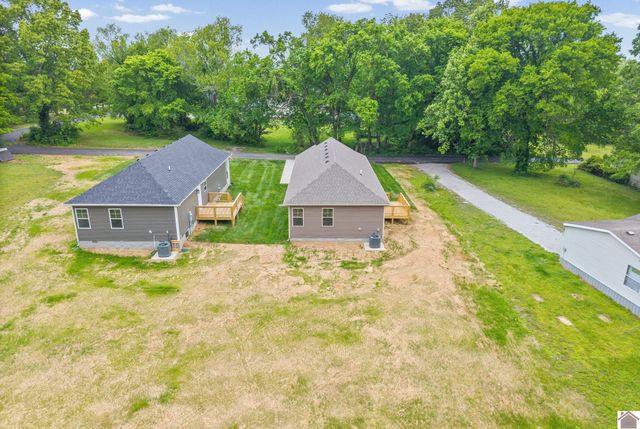 135 Illinois Ave, Oak Grove, KY 42262